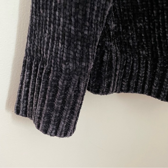 GAP Navy Blue Super Soft Chenile Long Sleeved Sweater - Picture 5 of 16